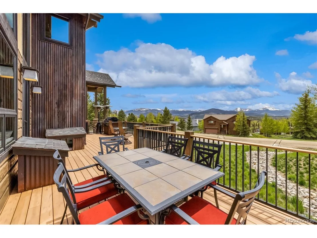 Photo of 127 Royal Redbird Dr
