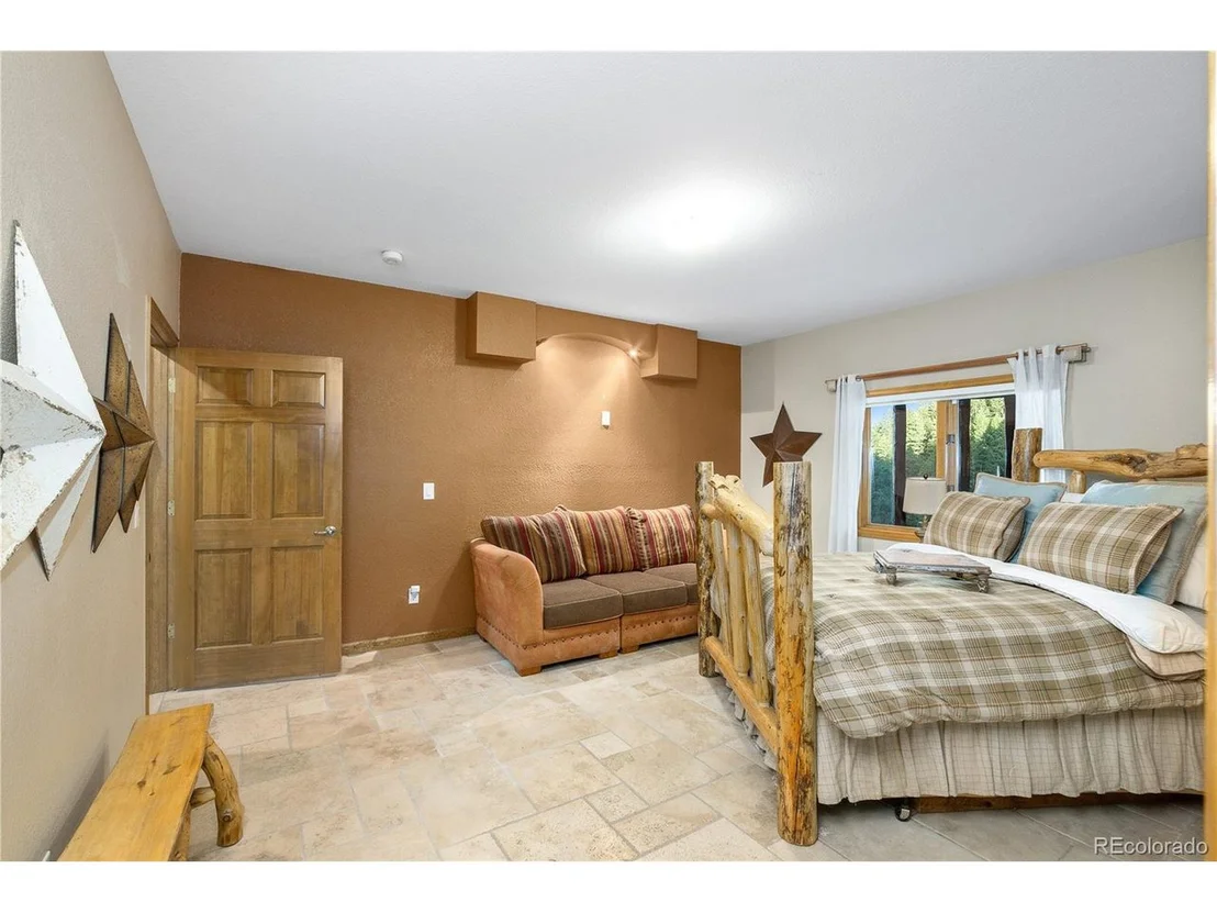 Photo of 180 Enchanted Rd