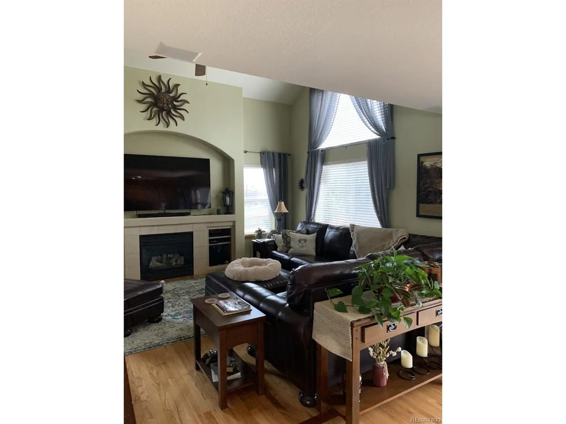 Photo of 6274 Stagecoach Ave