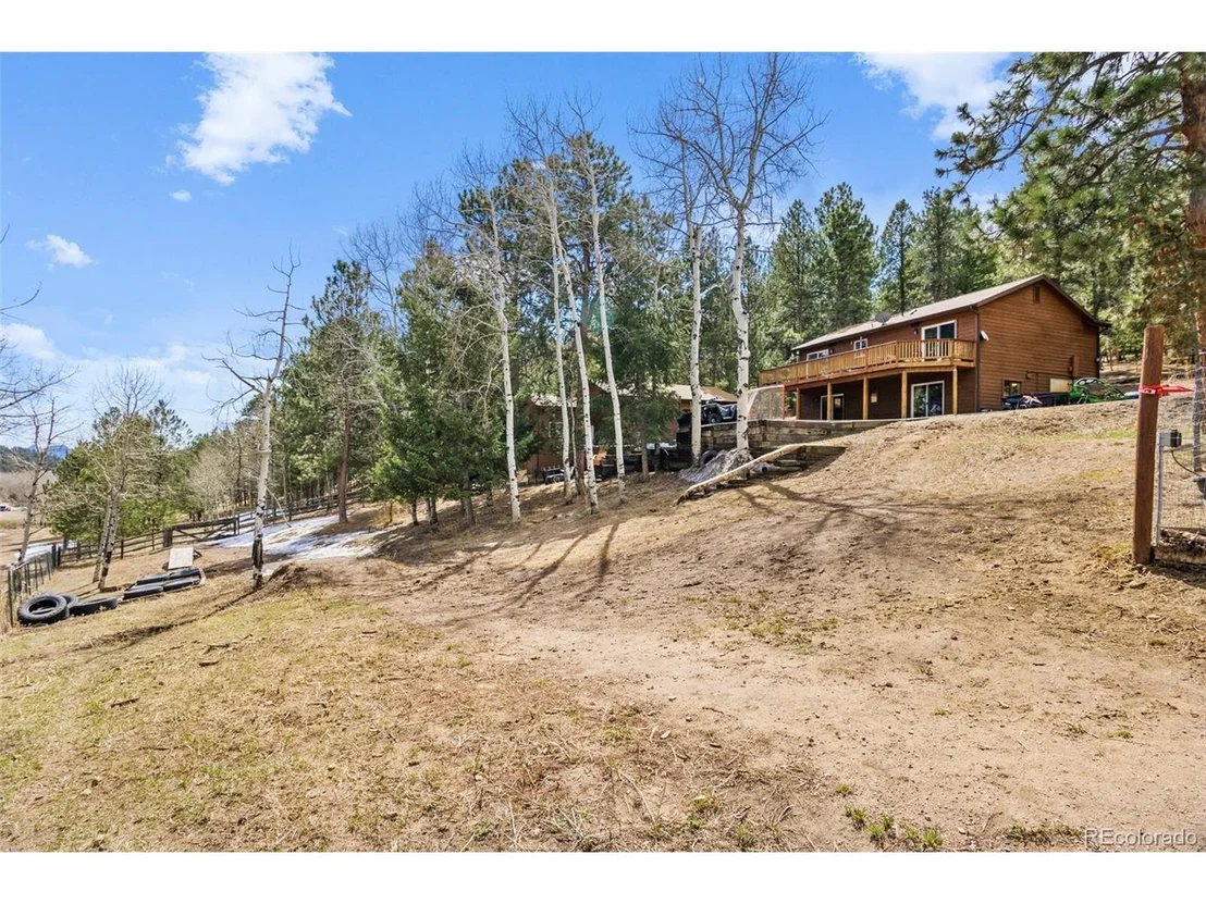 Photo of 1327 Bluebird Dr