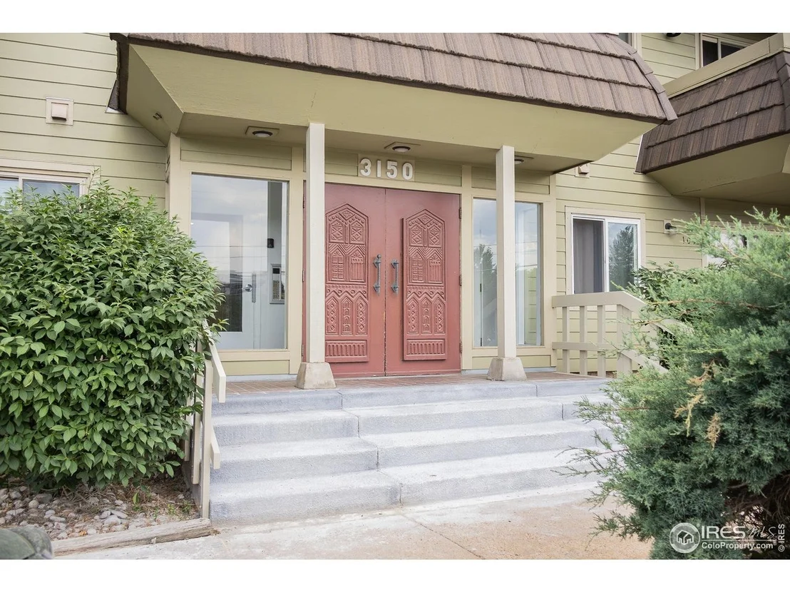 Photo of Unit 303 at 3150 Iris Ave