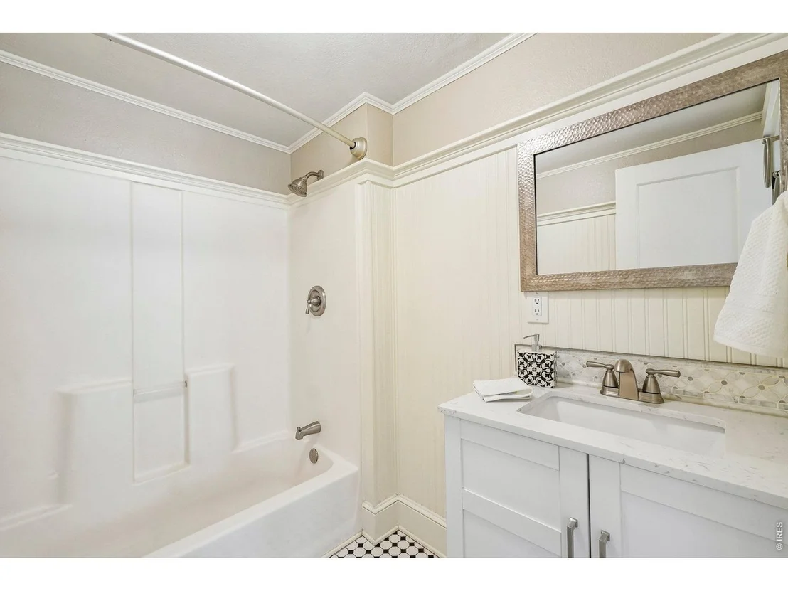 Photo of 205 5th Ave