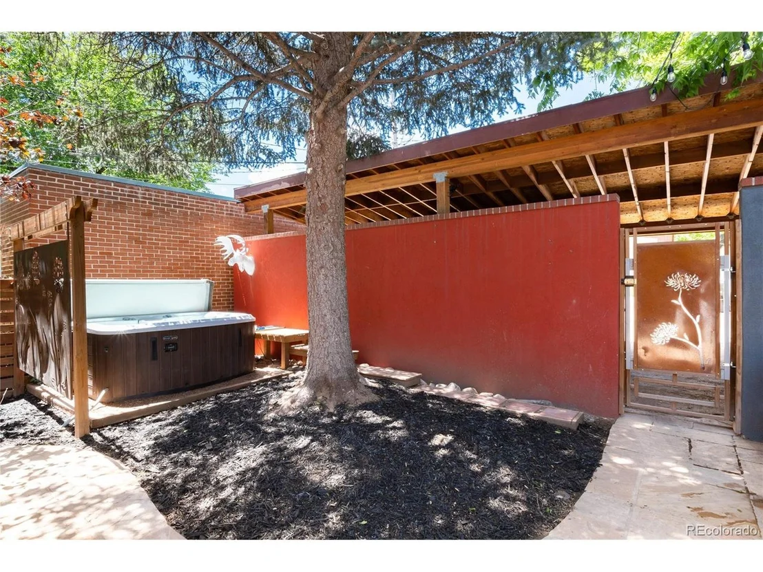 Photo of 3115 Lowell Blvd
