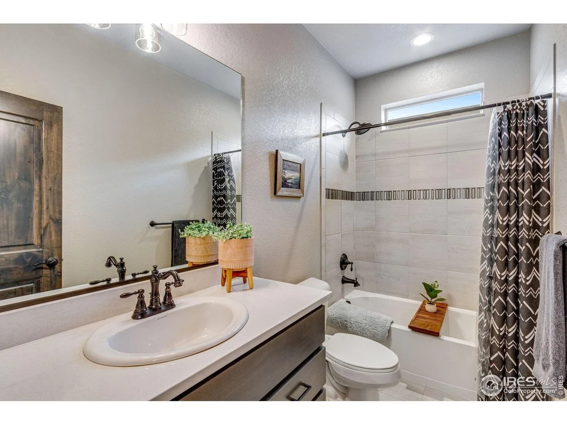 Photo of 6093 Carmon Dr