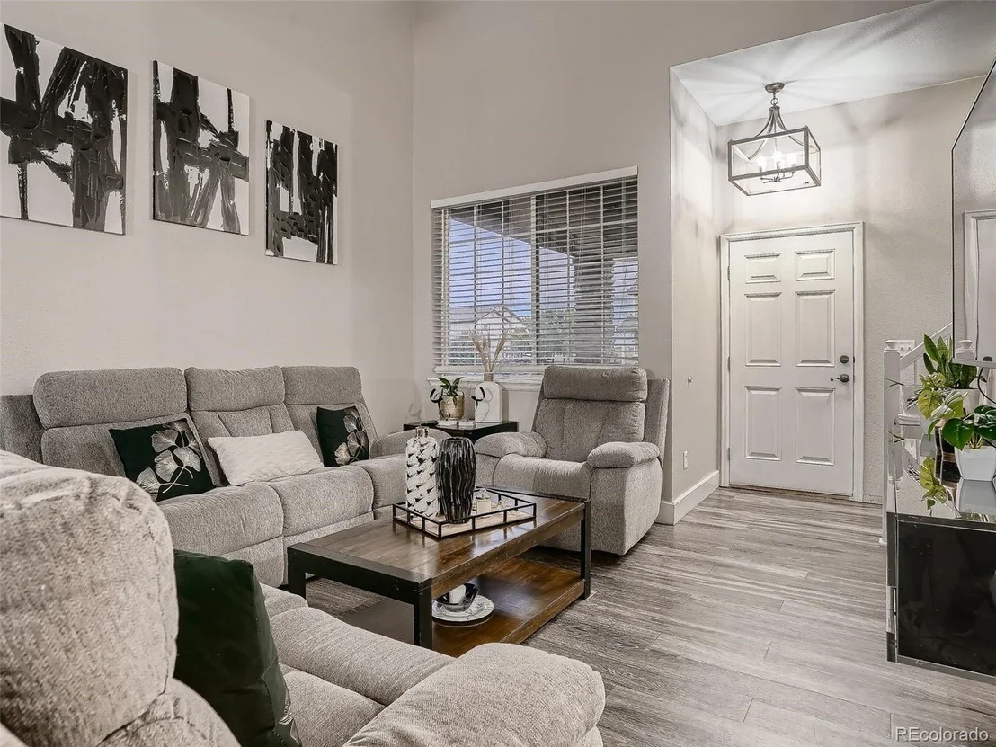 Photo of 10047 Crystal Cir