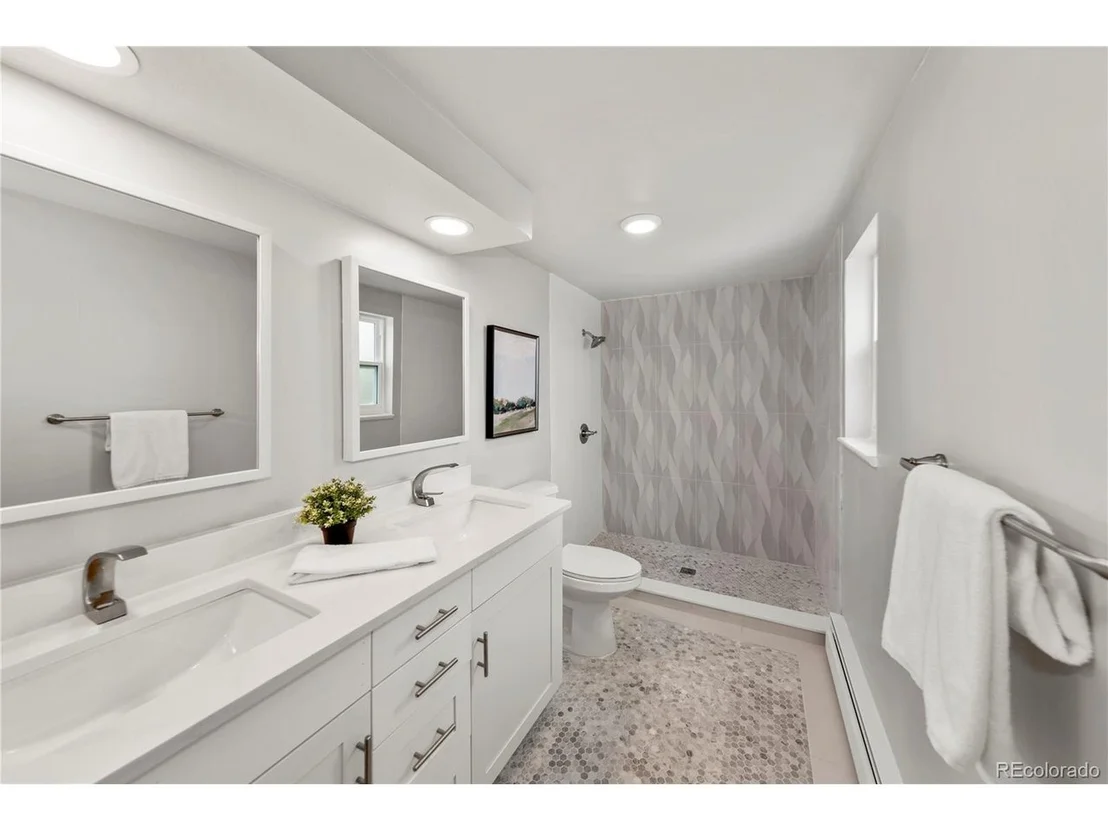 Photo of 2386 Crabtree Dr