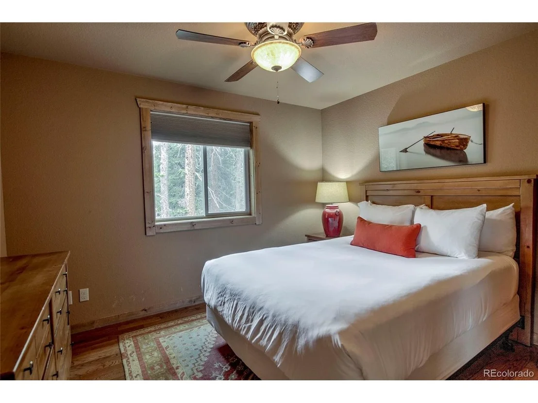 Photo of 790 Mountain View Dr