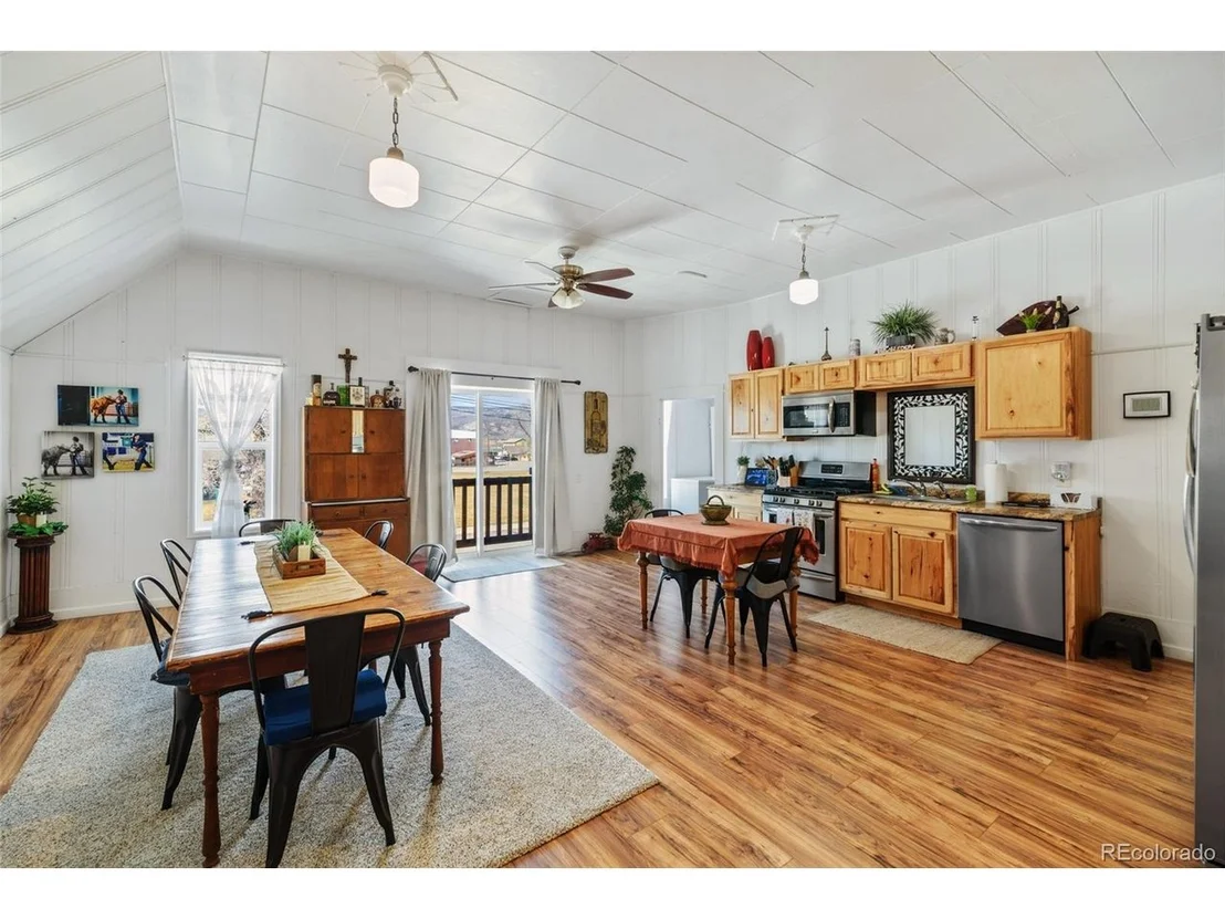 Photo of 104 N 3rd St