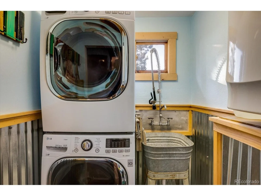 Photo of 11017 Circle Dr