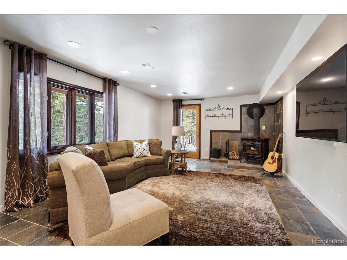 Photo of 81 Mountain View Dr