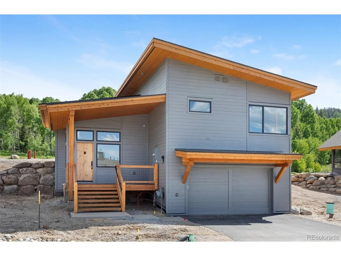 Photo of 182 Vendette Rd