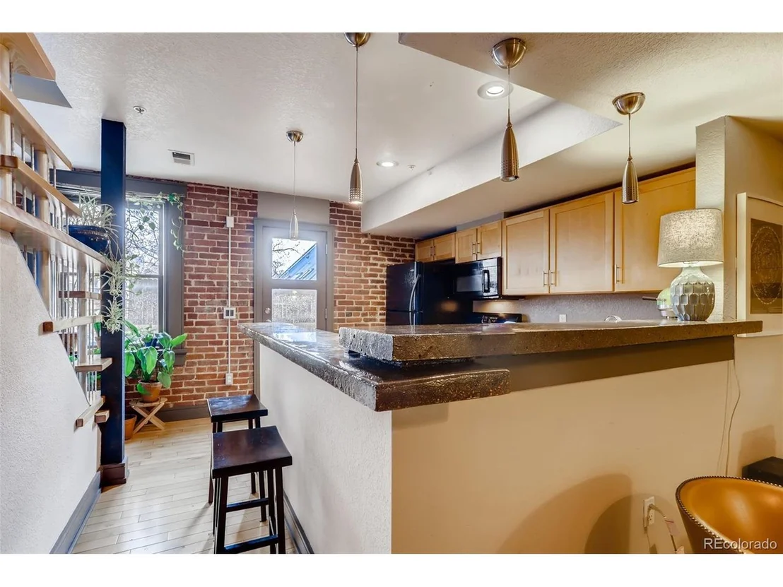 Photo of Unit 6 at 232 Broadway