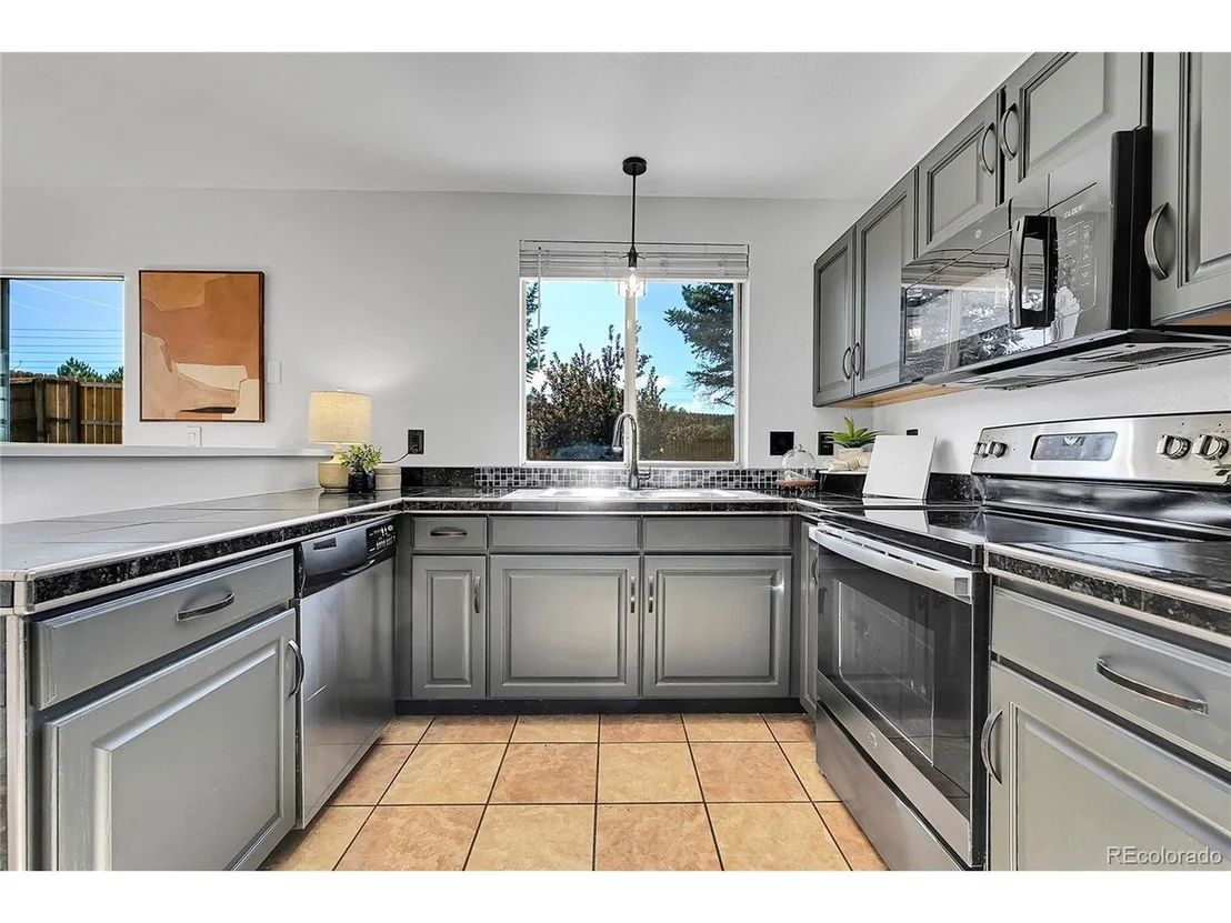 Photo of 8673 Cloverleaf Cir