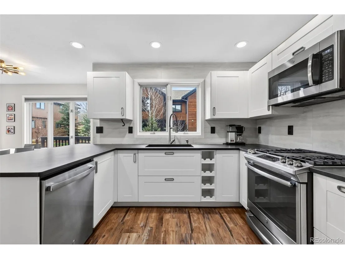Photo of 1532 Legend Lake Cir