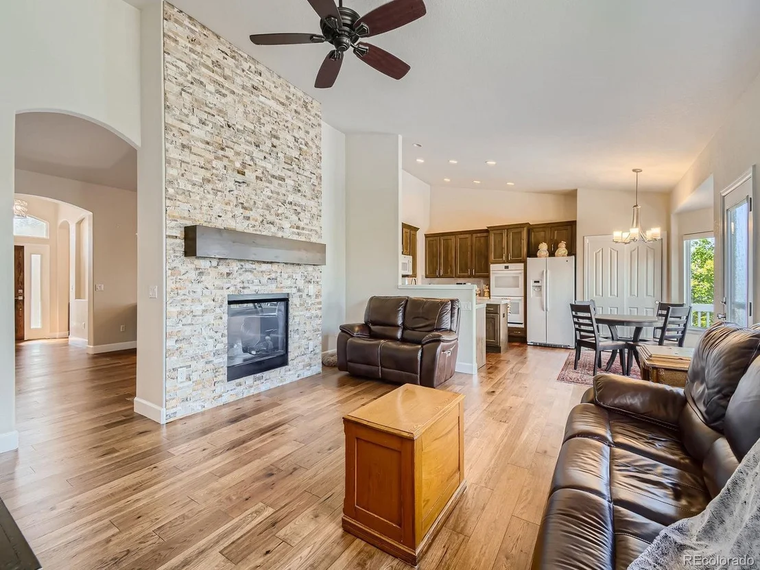 Photo of 21126 Saddleback Cir