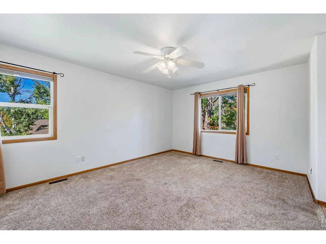 Photo of 430 Derry Dr