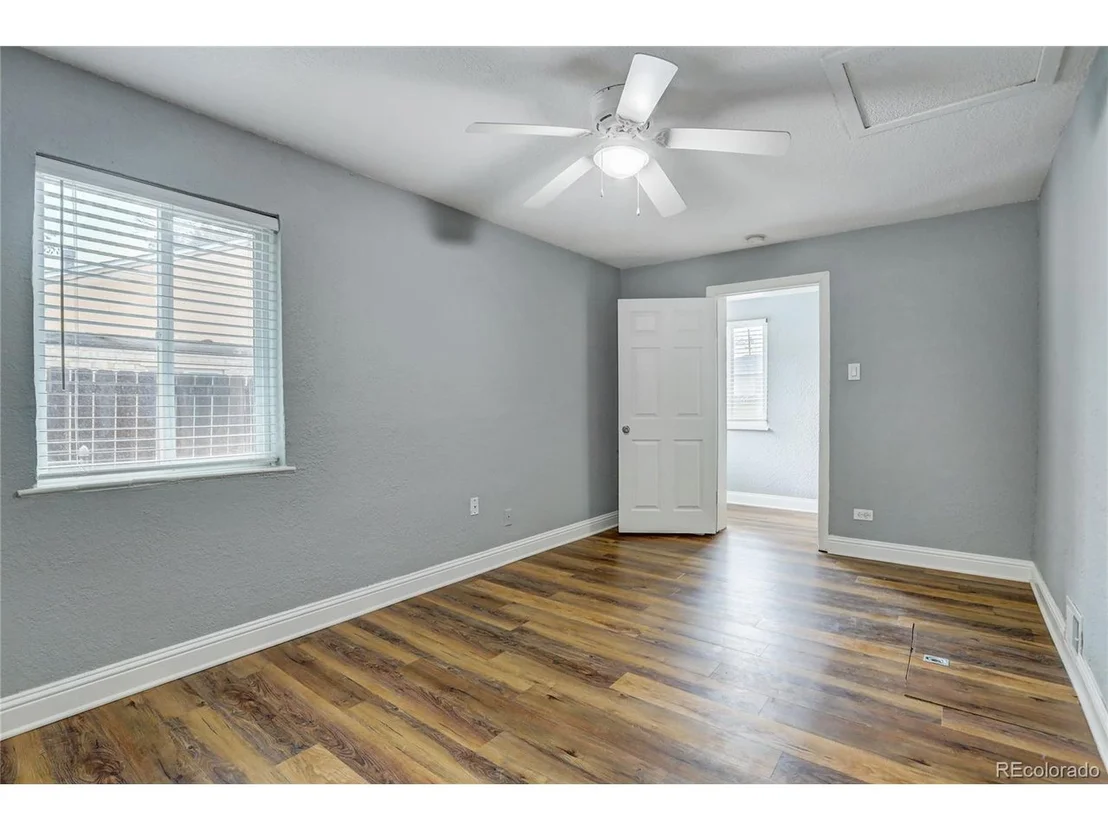 Photo of 2221 W Custer Pl