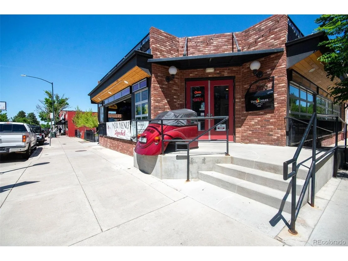 Photo of 4875 Lowell Blvd