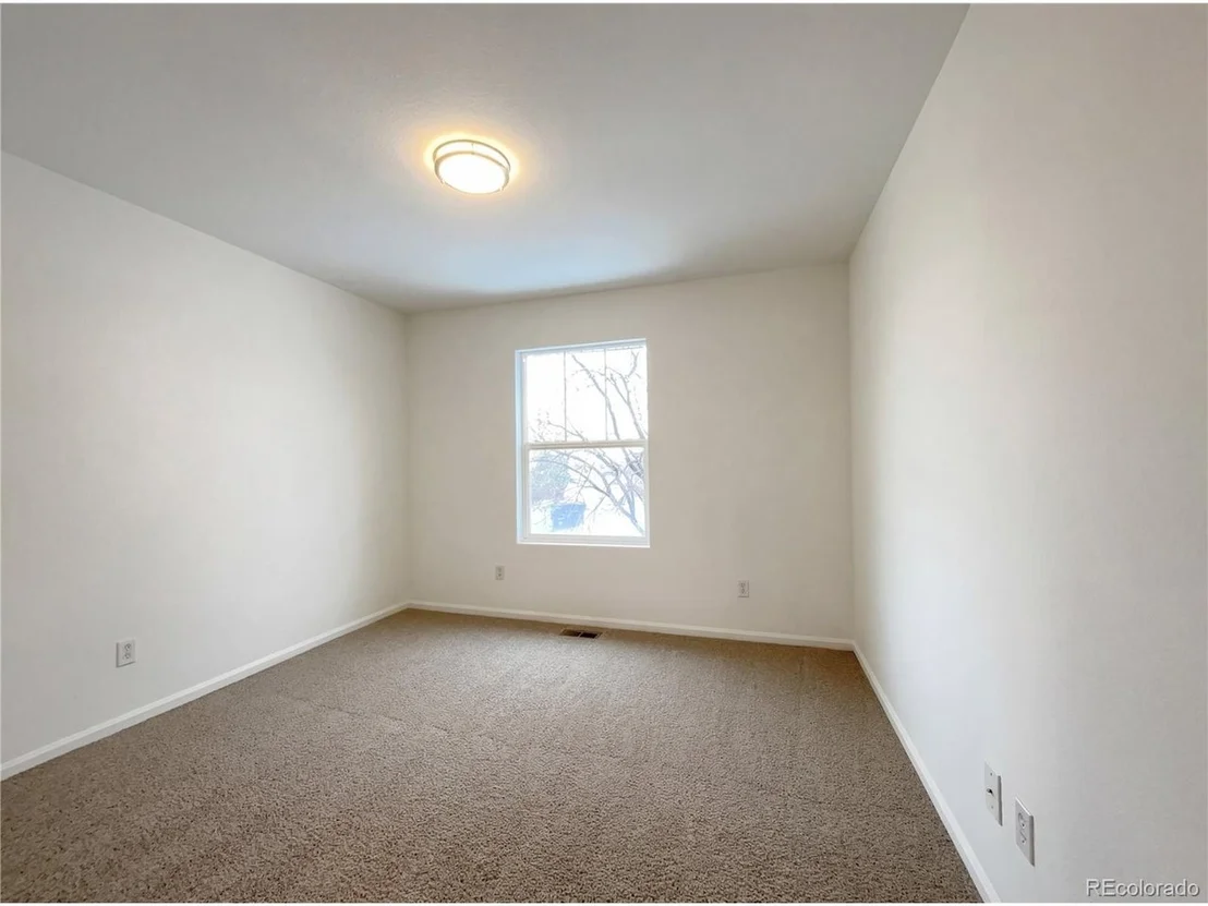 Photo of 7174 High St