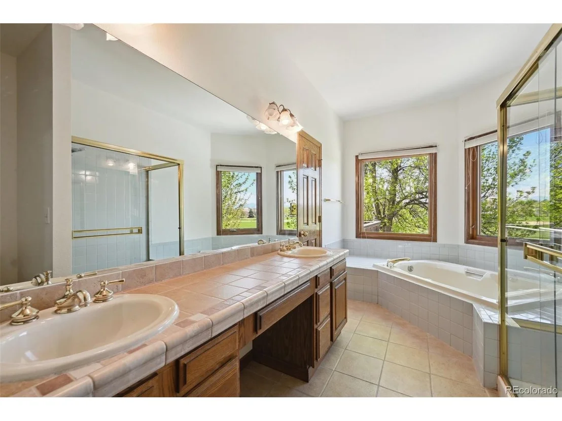 Photo of 1105 Oakhurst Dr
