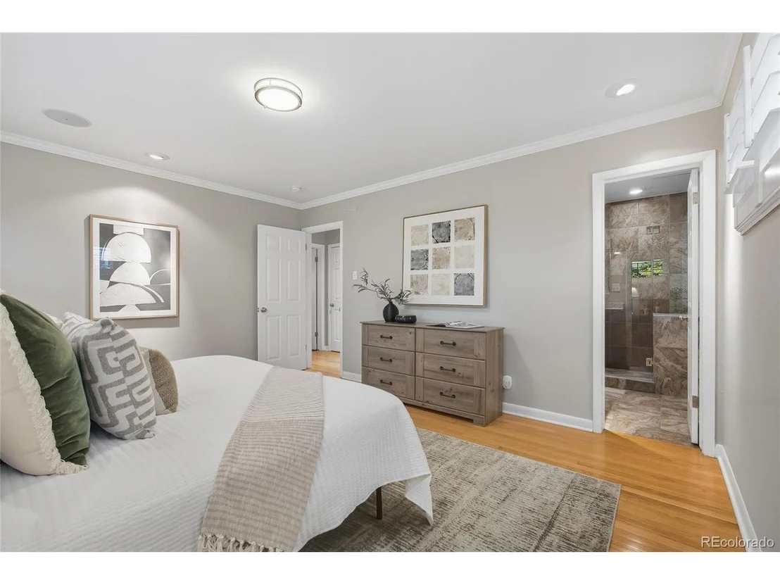 Photo of 335 Leyden St