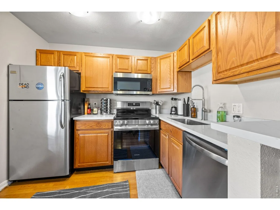 Photo of Unit M315 at 3009 Madison Ave