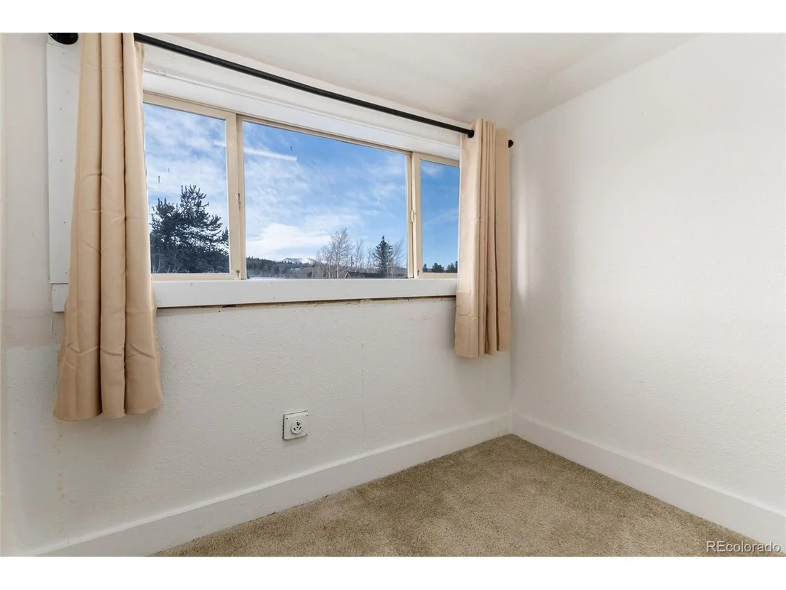 Photo of 550 Castello Ave