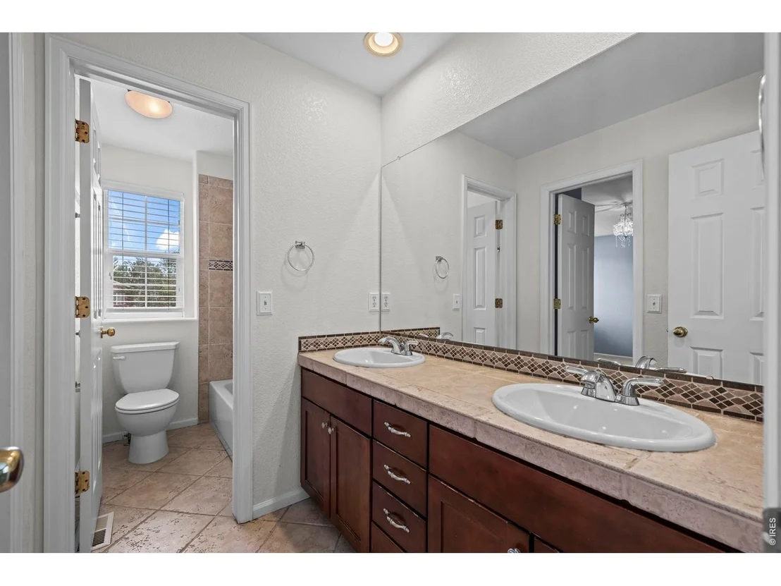 Photo of 718 Mathews Cir