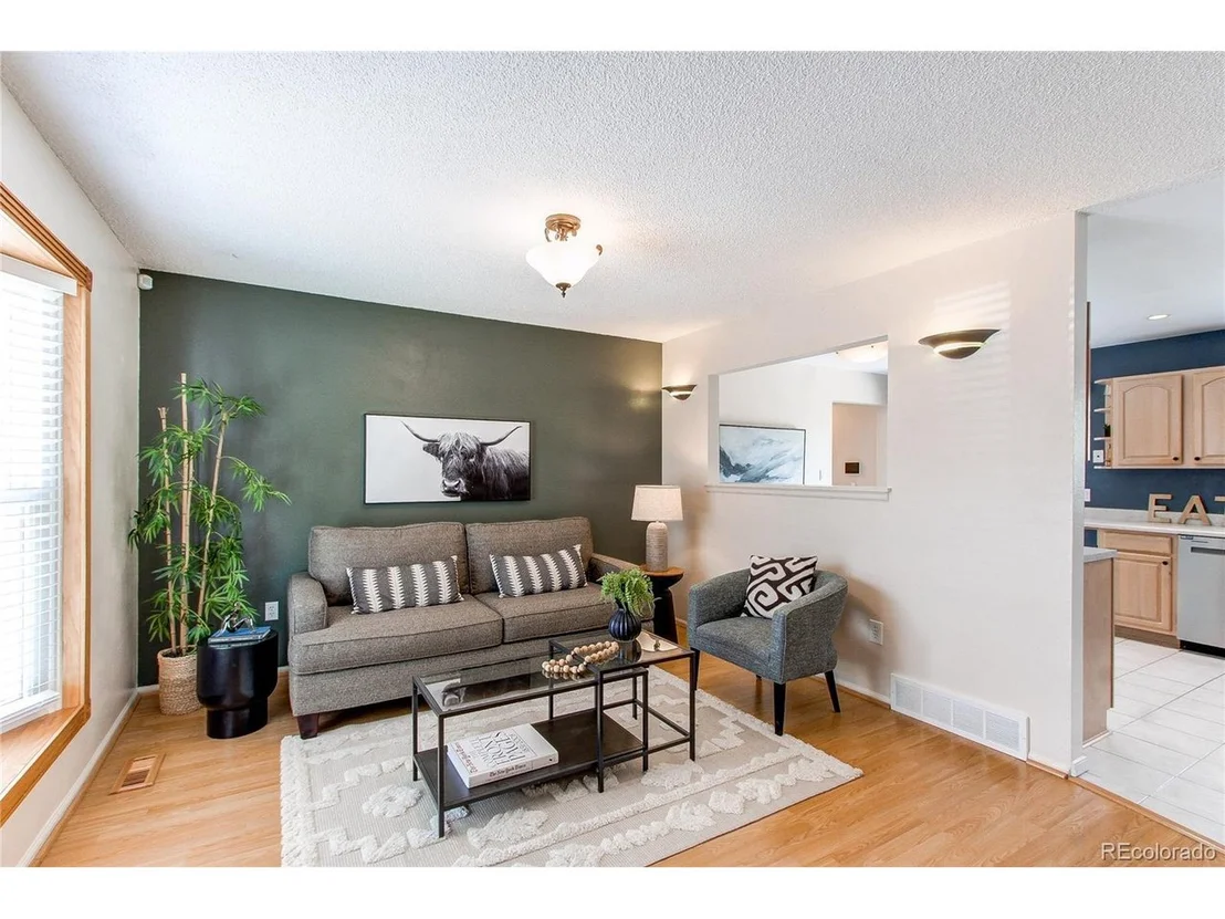 Photo of 2801 W 99th Cir