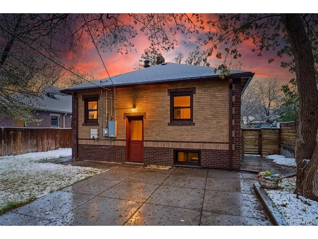 Photo of 2820 Clermont St