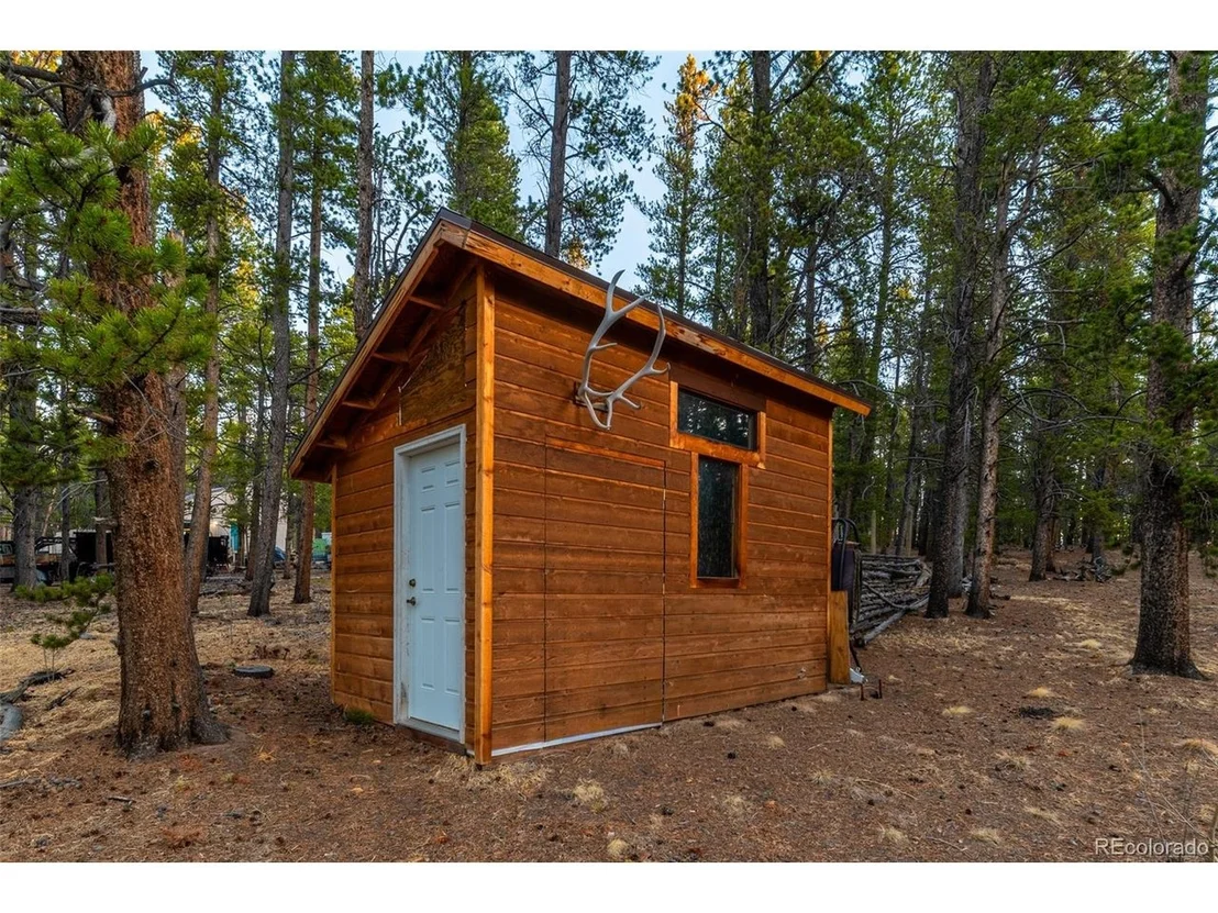 Photo of 1305 Lakeside Dr