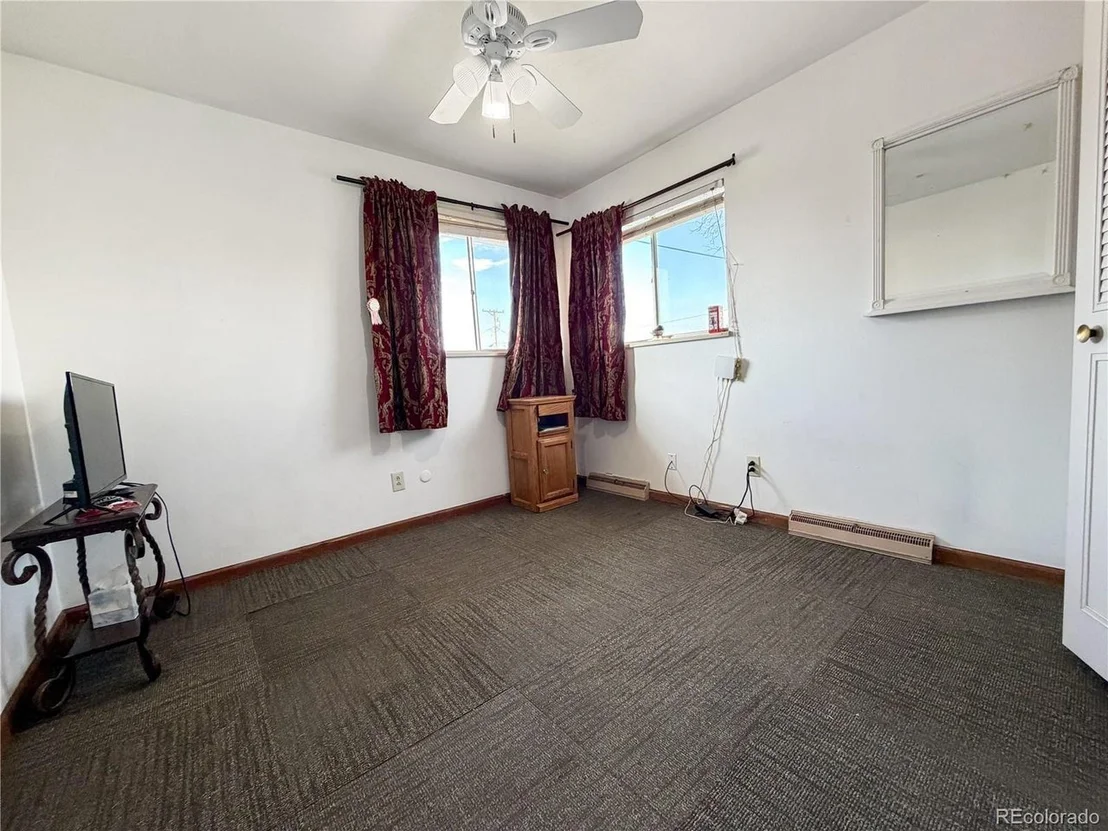 Photo of 662 Ash Ave