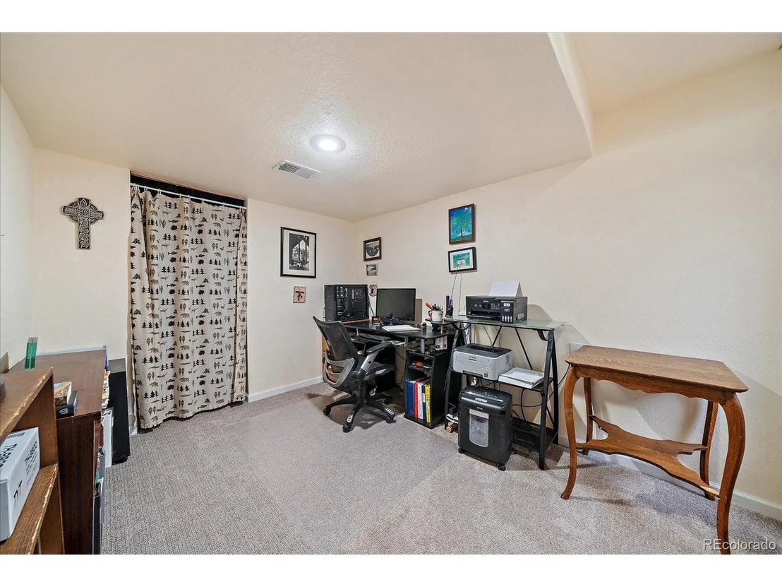 Photo of 700 Mango Dr
