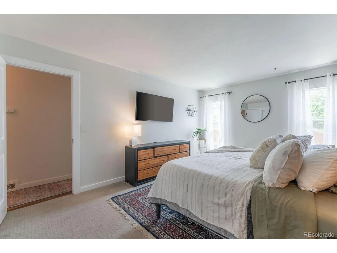 Photo of 6588 Zang Cir