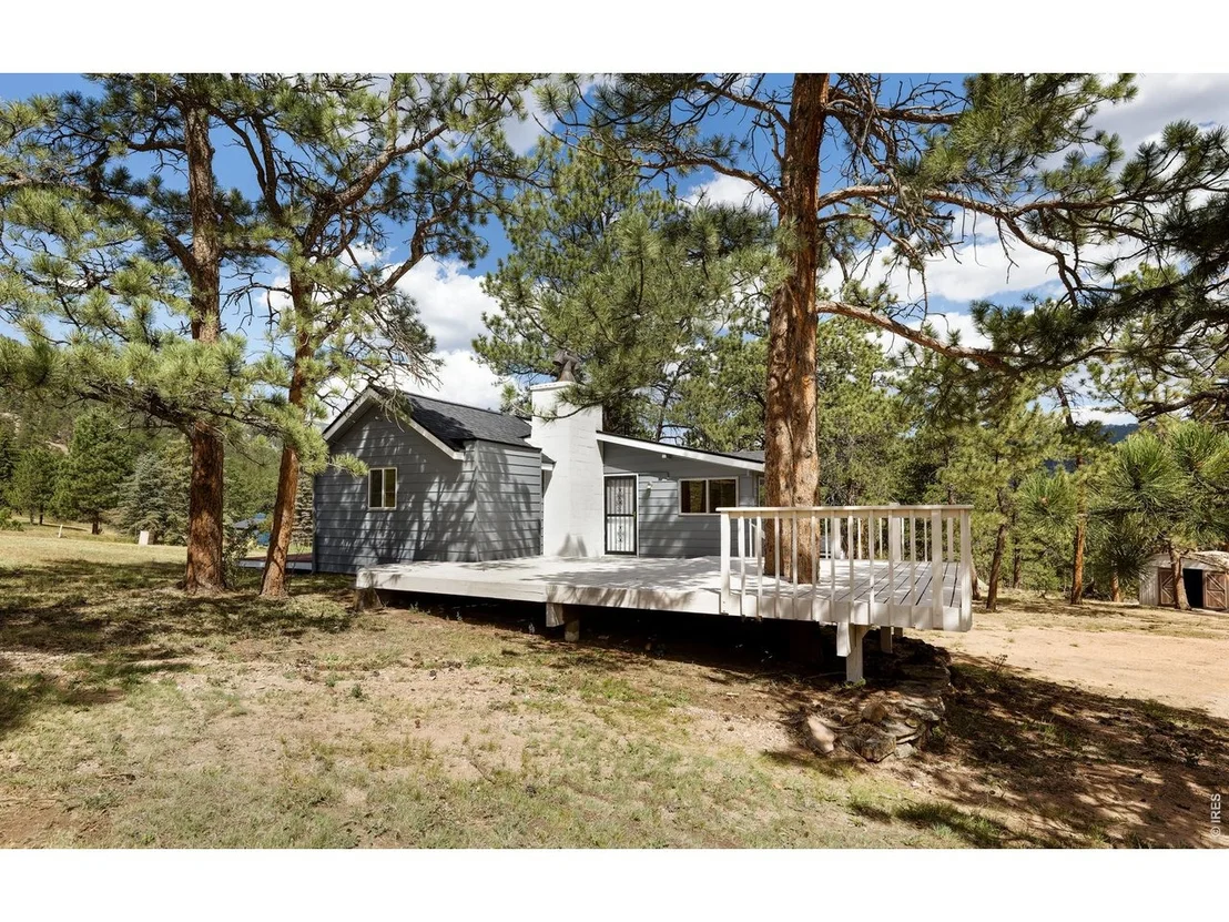 Photo of 465 Deer Ln