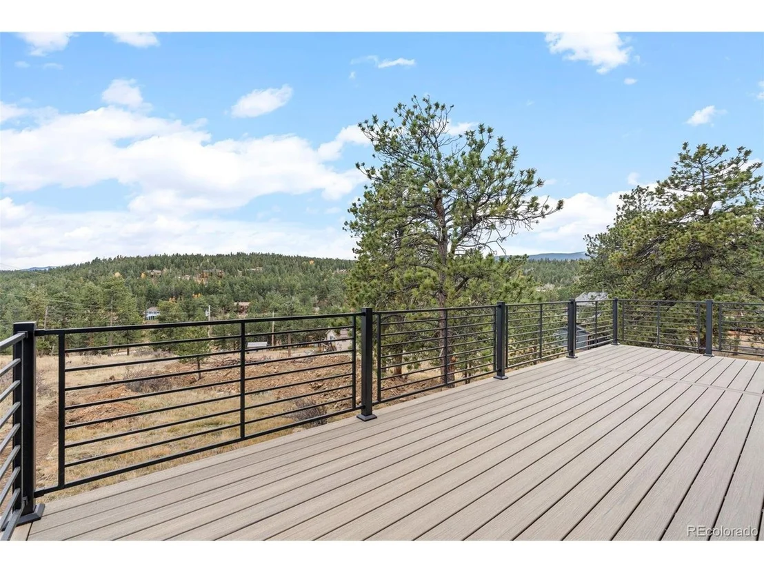 Photo of 542 Conifer Dr