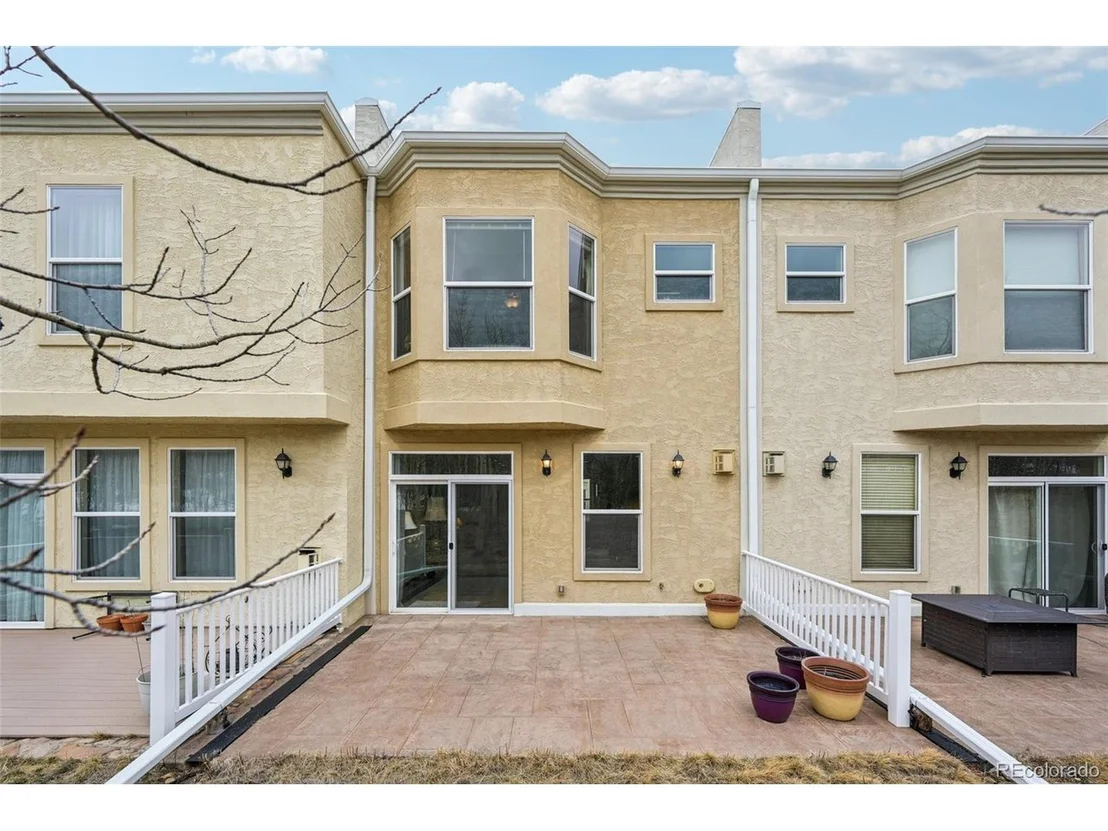 Photo of 873 Vernon Dr