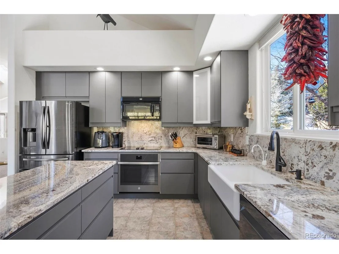Photo of 31415 Forestland Dr