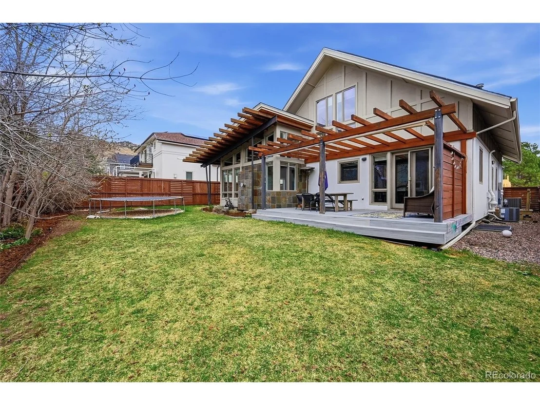 Photo of 860 Union Ave