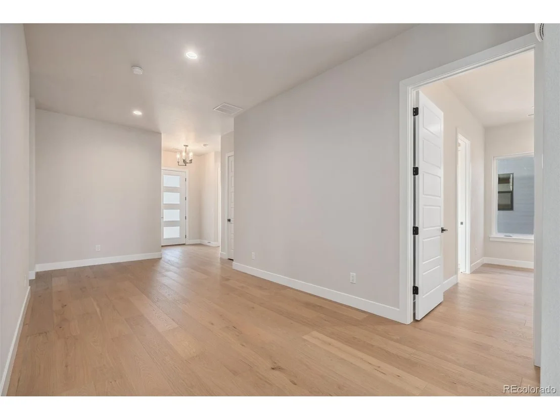 Photo of 1720 Barefoot Dr