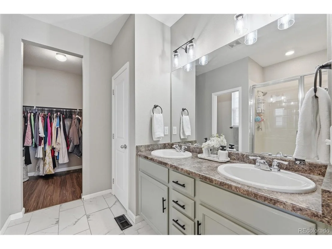 Photo of 6221 Easton Ave