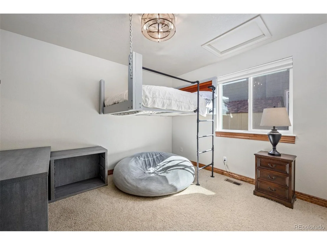 Photo of 6758 Sunburst Ave