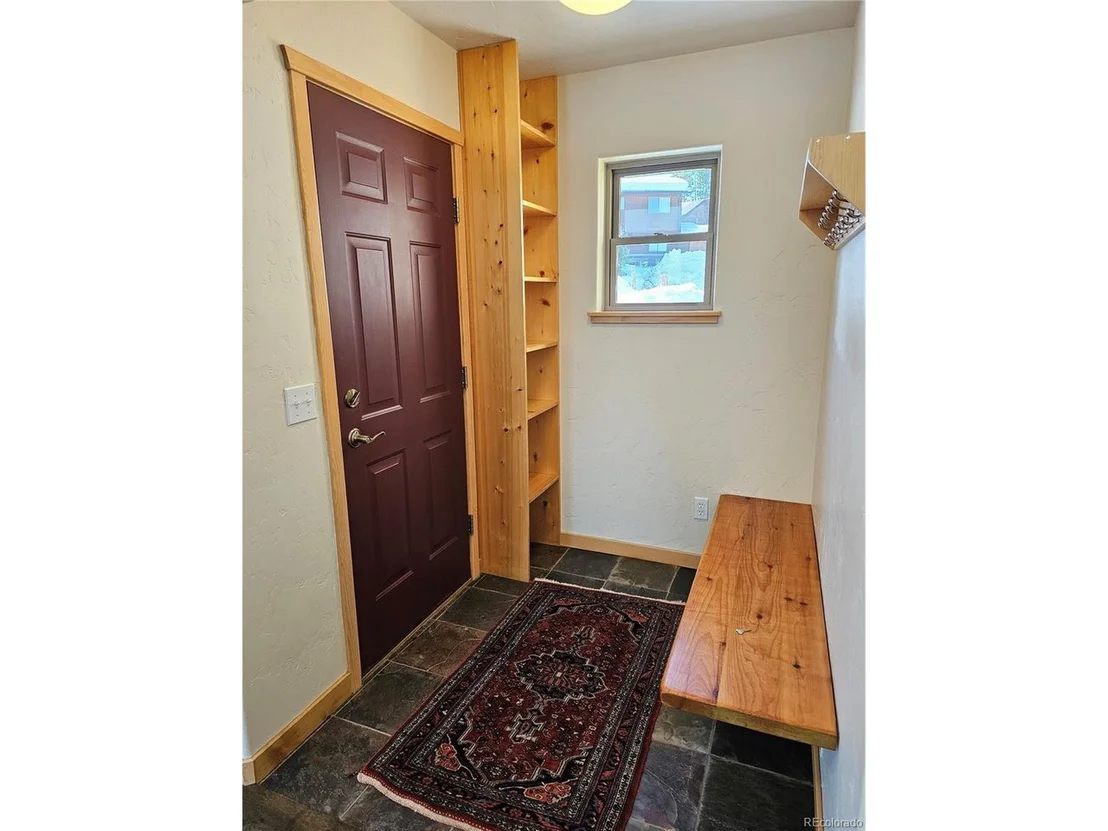 Photo of 861 Mink Ln