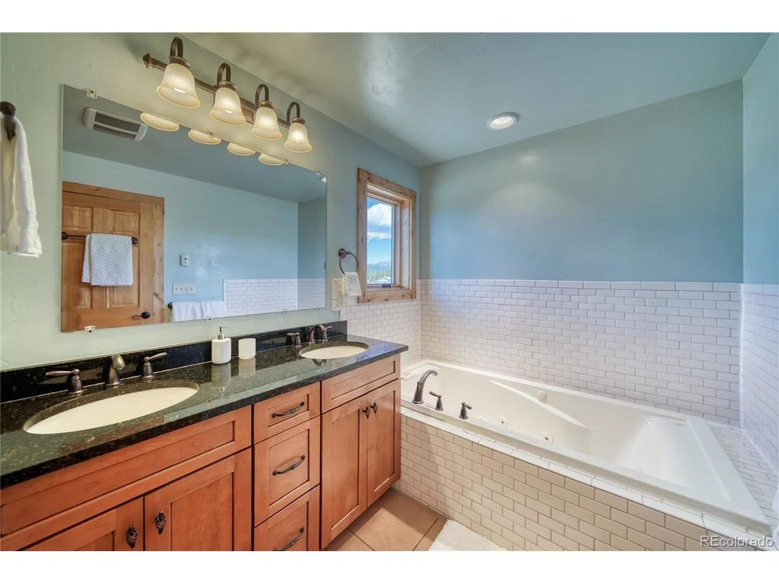 Photo of 768 Loop Rd