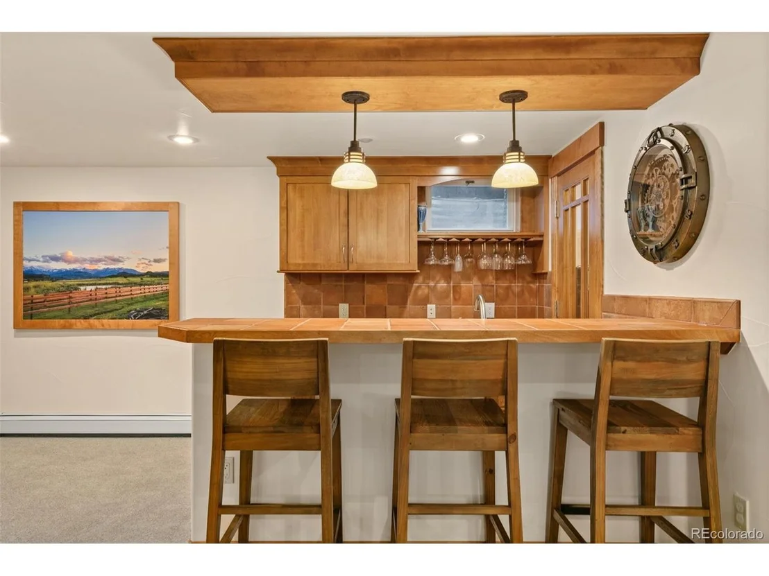 Photo of 3035 Deframe Rd
