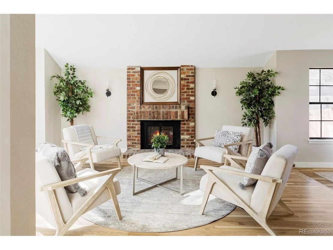 Photo of 8153 Field Cir
