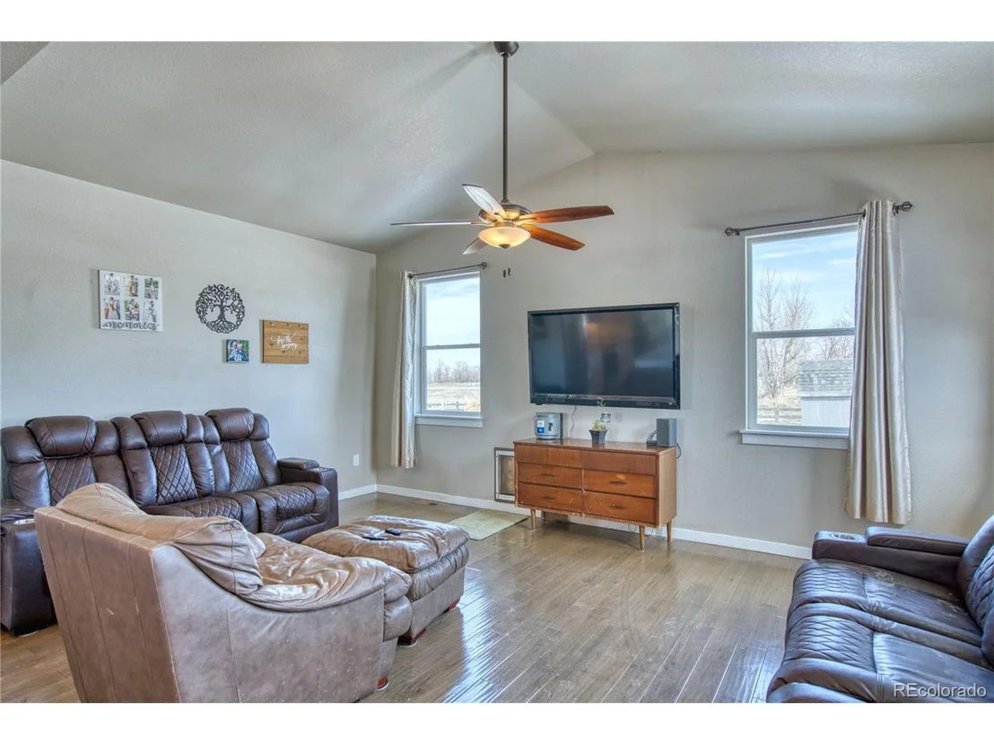 Photo of 345 Foxtail Dr