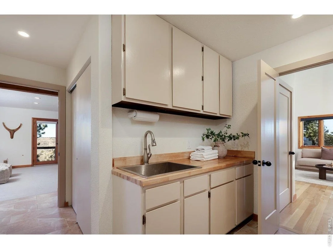 Photo of 1893 Colard Ln