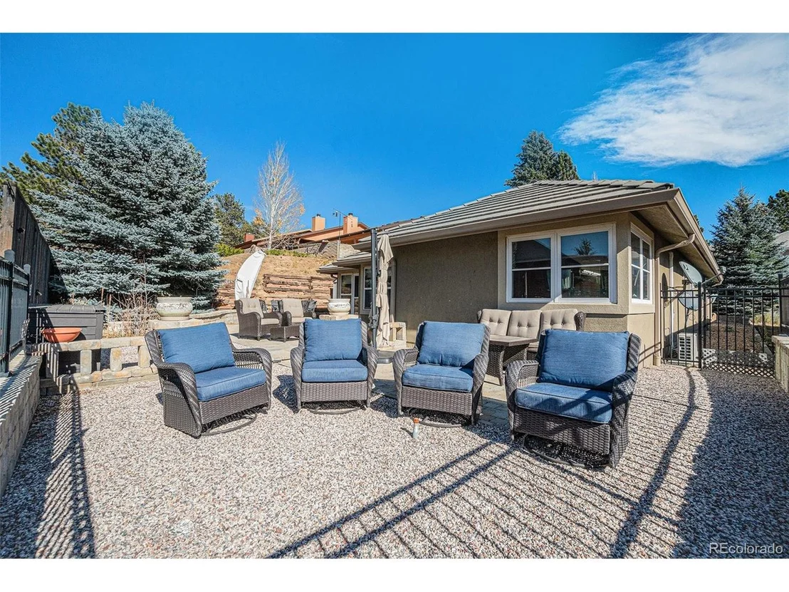 Photo of 445 Skyline Dr