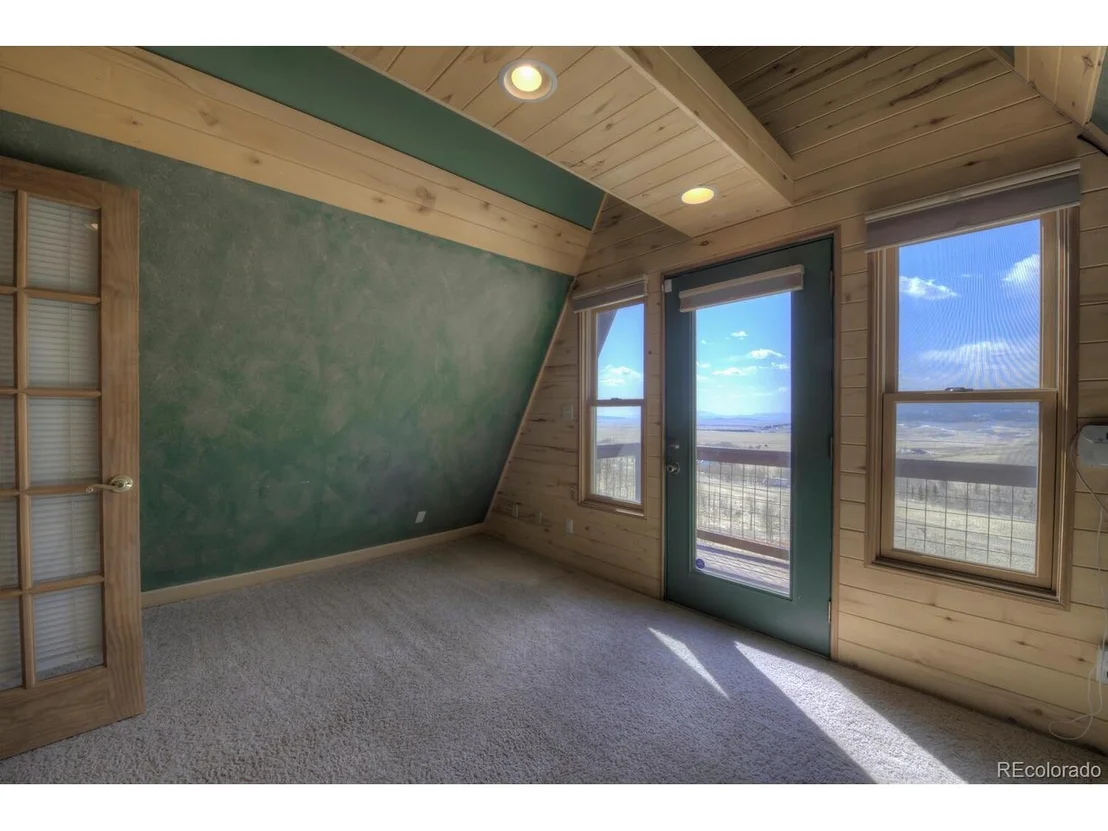 Photo of 257 Round Hill Rd